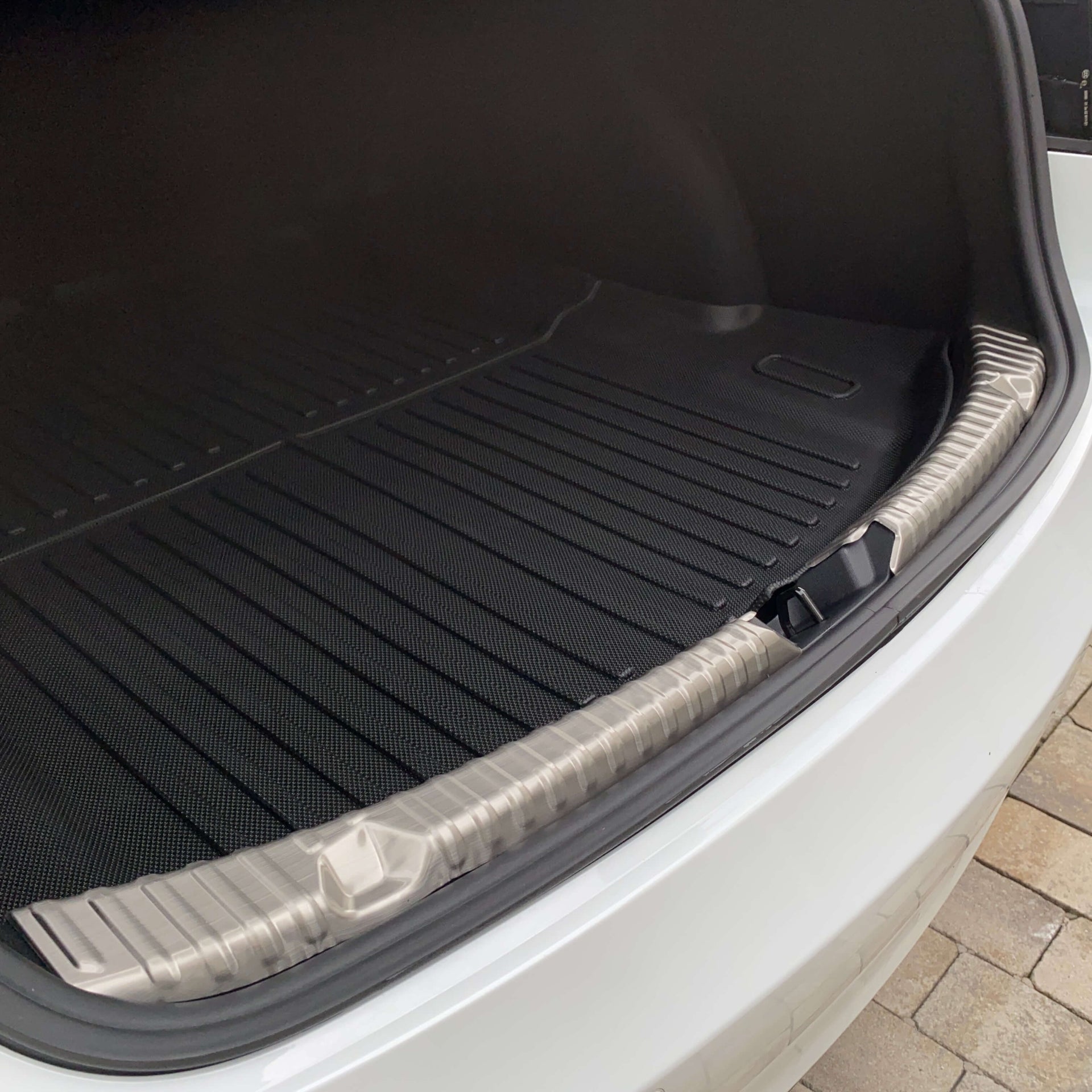 Schutzblenden für den Kofferraum + Frunk - Tesla Model 3